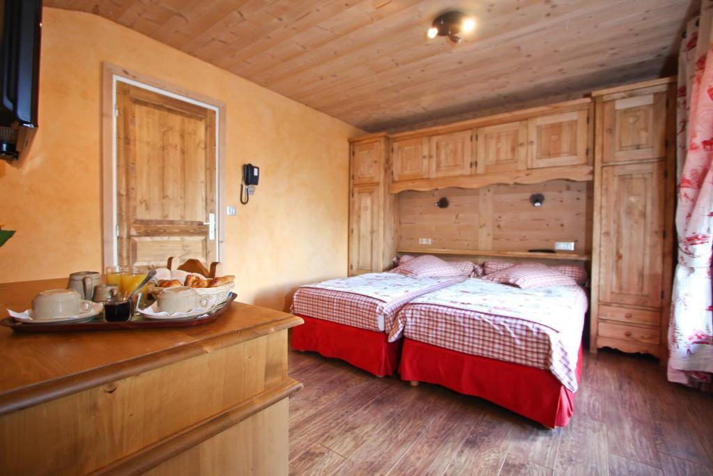 Alpen Roc Hotel Morzine Bilik gambar